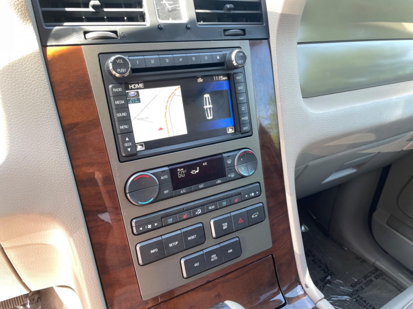 2013 WHITE LINCOLN NAVIGATOR BASE (5LMJJ2J50DE) with an 5.4L engine, Automatic transmission, located at 5103 Dorchester Rd., Charleston, SC, 29418-5607, (843) 767-1122, 36.245171, -115.228050 - Photo#21